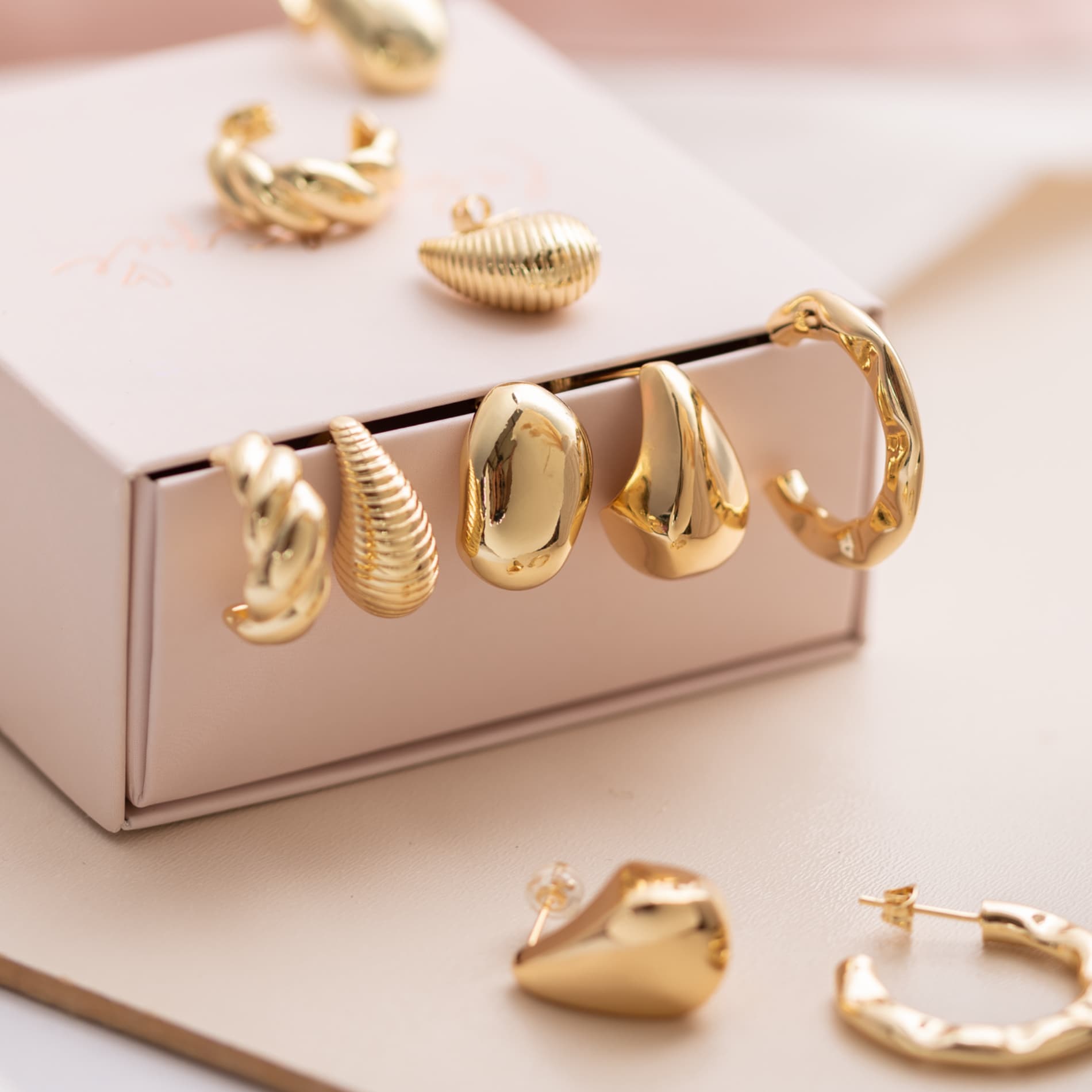 Argollas Lola Gold – La Boutique Joyas - Main Image