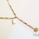 Collares - Eslabones perla y medalla dorada